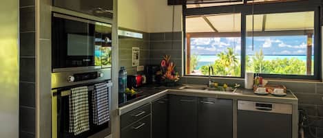 House, Patio, Sea View | Private kitchen