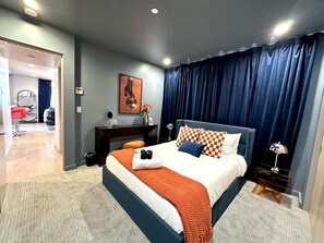 2 habitaciones, escritorio, tabla de planchar con plancha y wifi gratis 