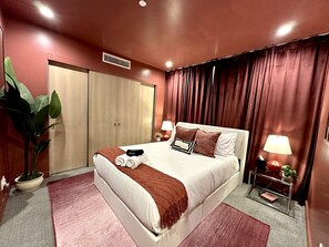 2 soverom, skrivebord, strykejern/-brett og wi-fi (inkludert)