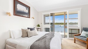 WiFi, bed sheets - Commodore 8 - Stylish apartment with Noosa River views (Noosa Heads)