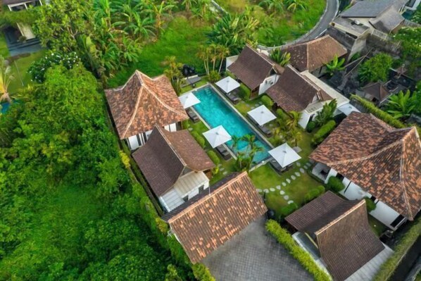 المنشأة من الخارج