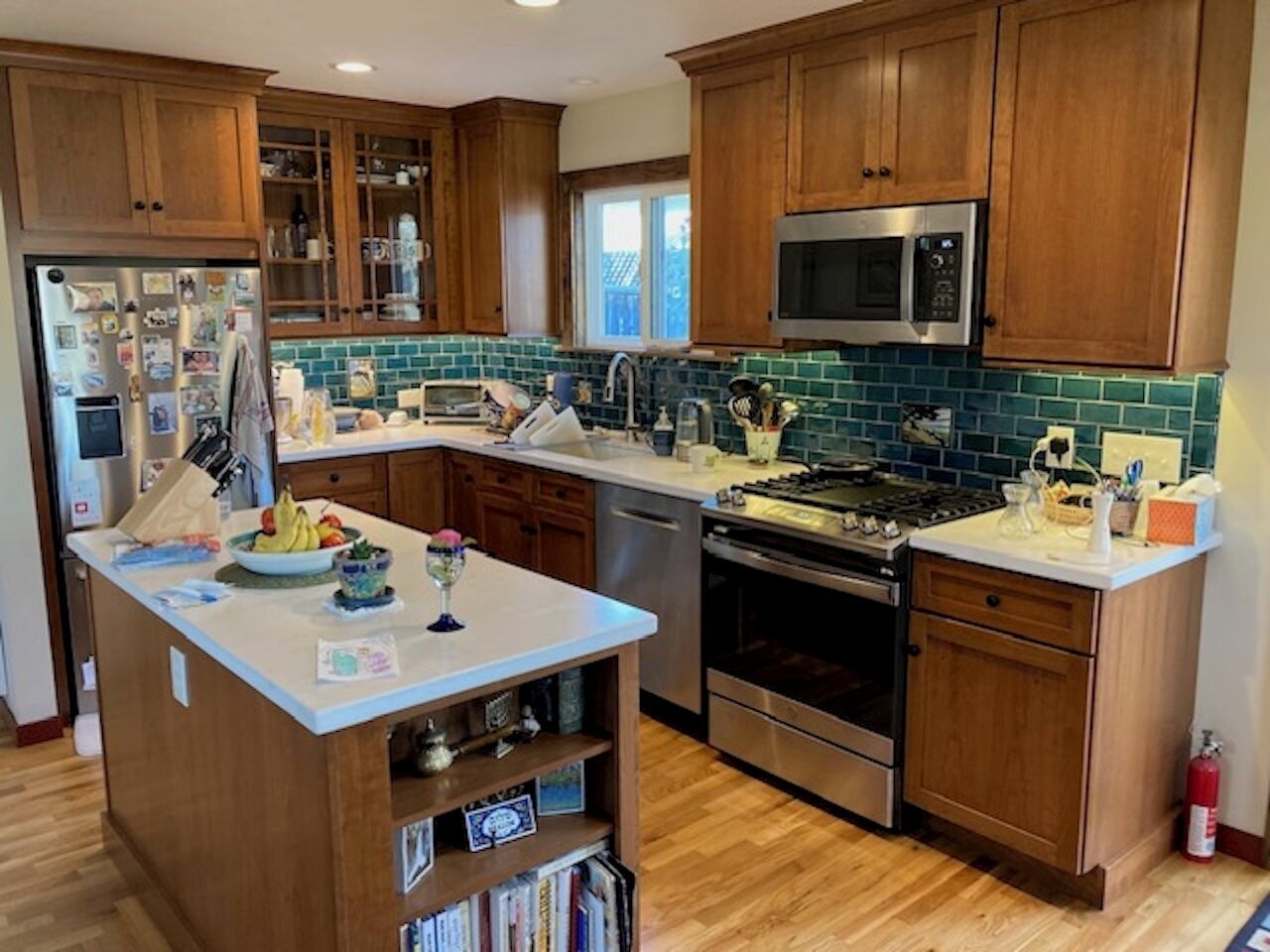 Microondas, horno, parrilla de estufa y lavavajillas 