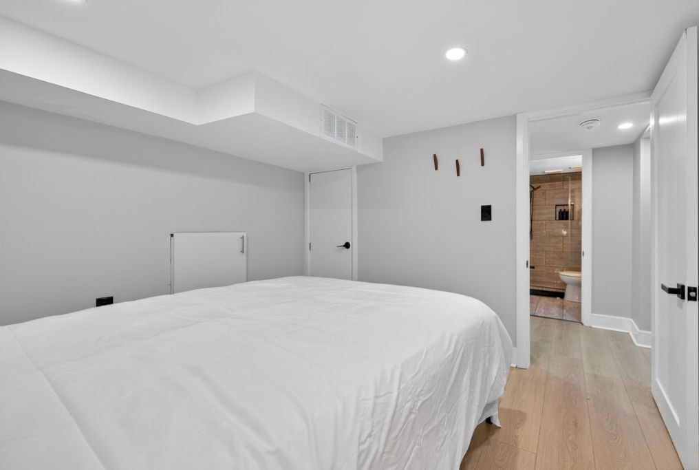 1 室のベッドルーム、アイロン / アイロン台、WiFi (無料)、ベッドシーツ