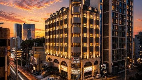 Sunland Hotel