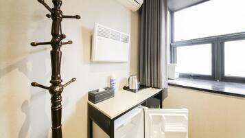 Schreibtisch, kostenloses WLAN