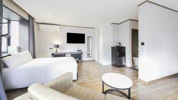 Familieværelse med 2 enkeltsenge | Skrivebord, gratis Wi-Fi