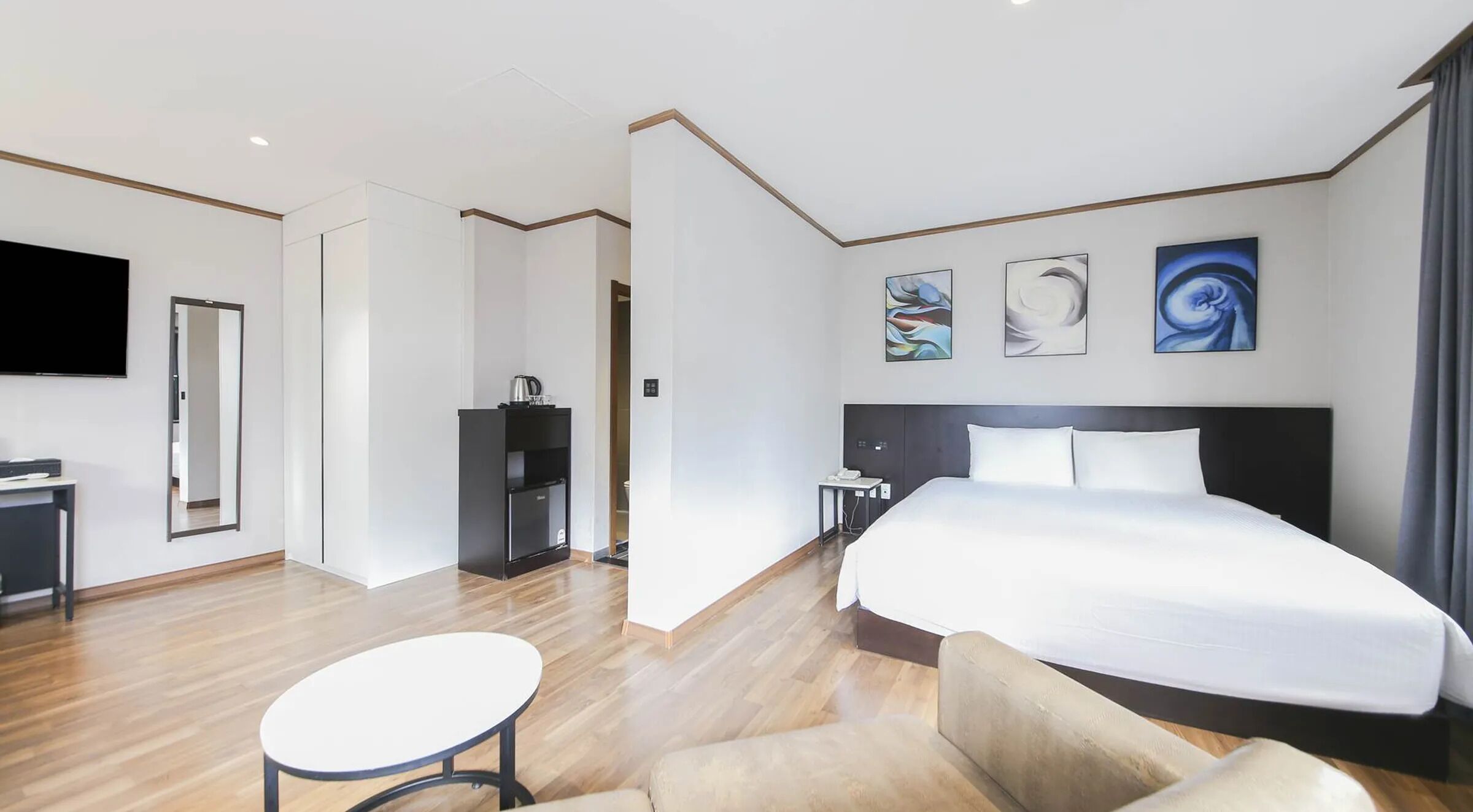 FamilieTwin kamer | Een bureau, gratis wifi