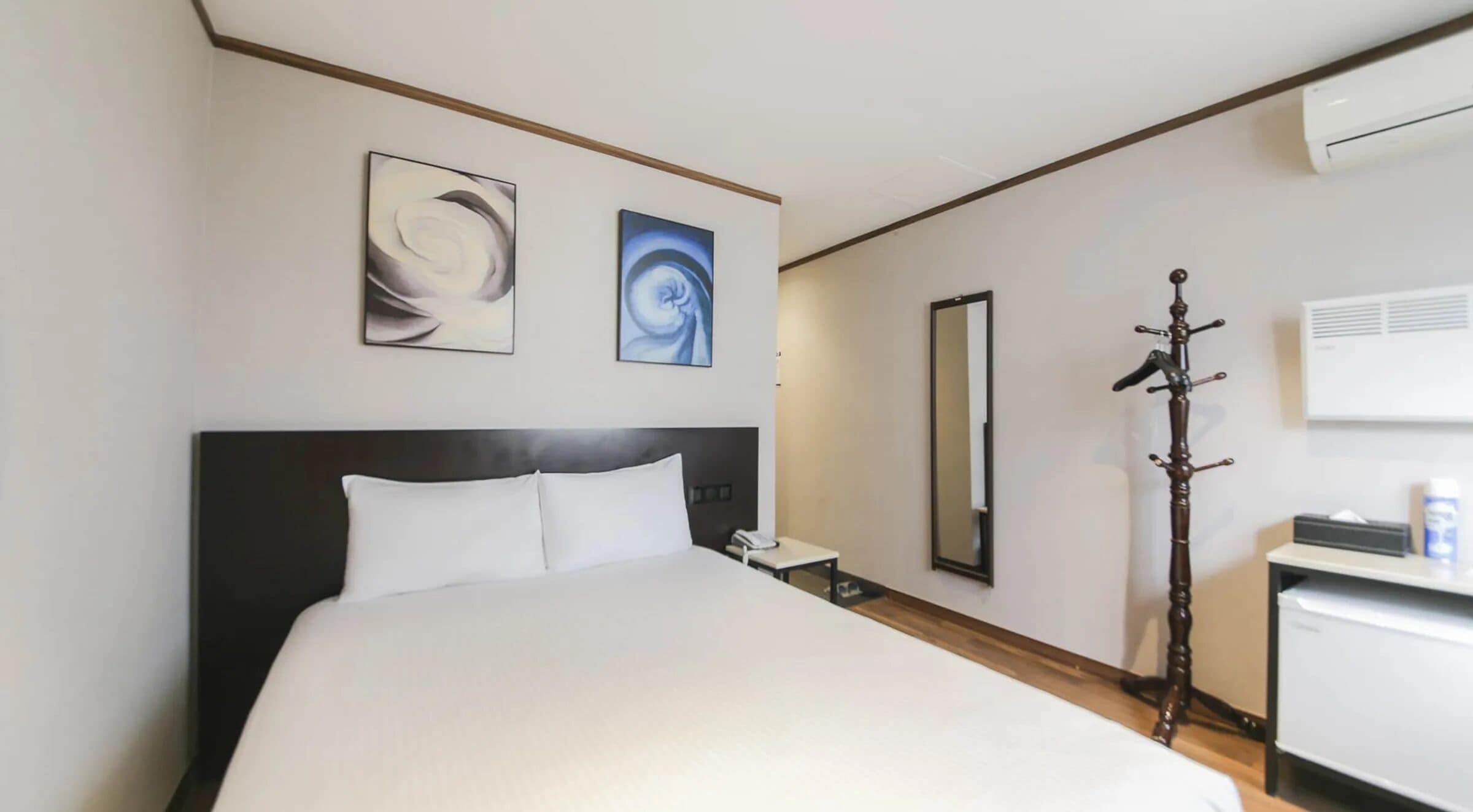 Deluxe tweepersoonskamer | Een bureau, gratis wifi