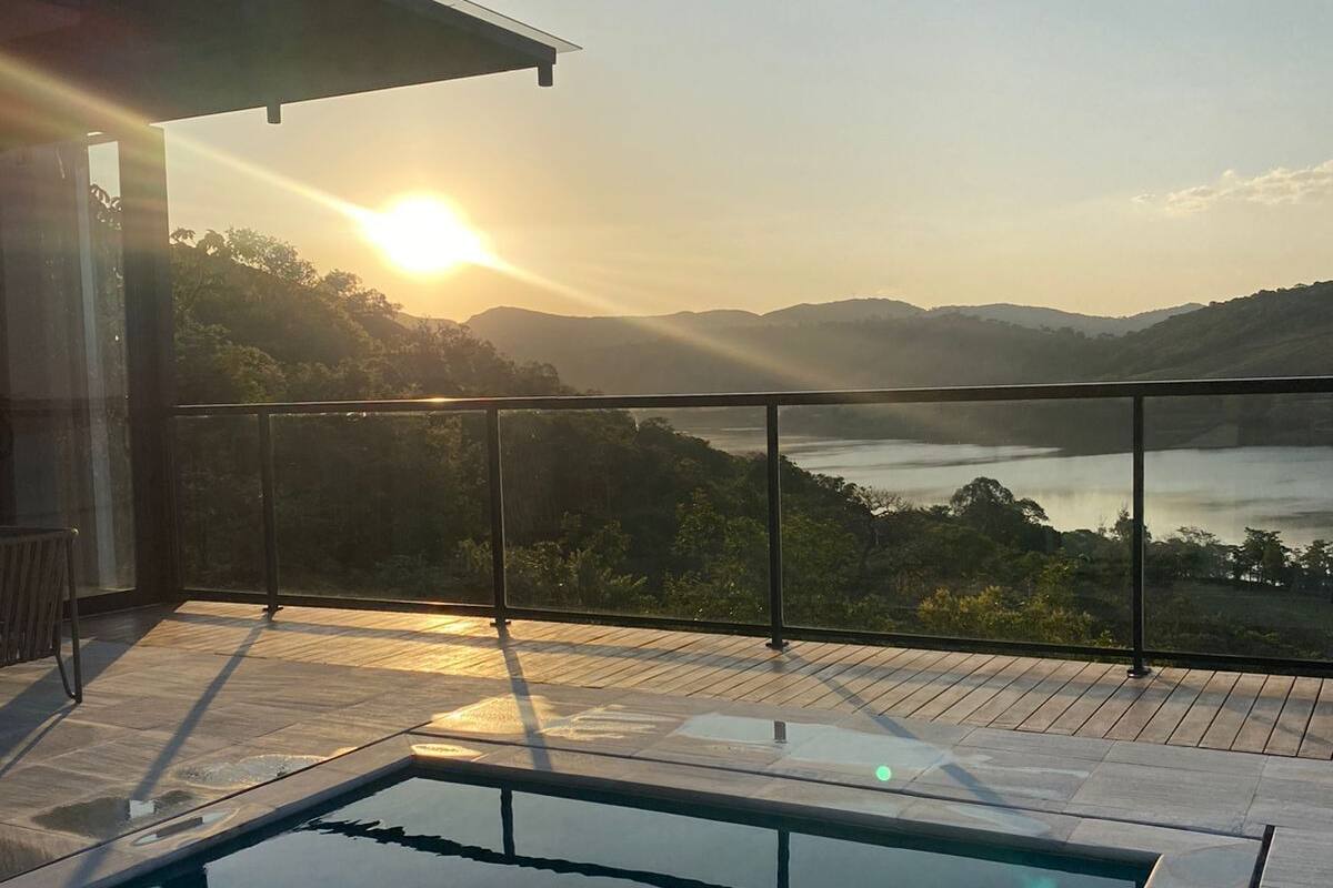 Deluxe Double Room, Lake View | Blackout drapes, iron/ironing board, free WiFi