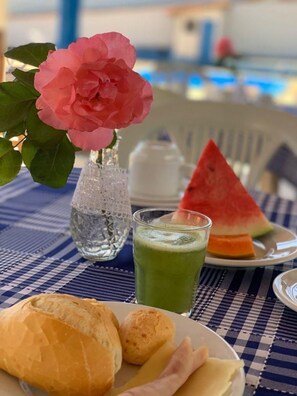 فطور مجهز للتنقل مجانًا يوميًا