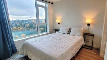 Iron/ironing board, WiFi (free), bed sheets