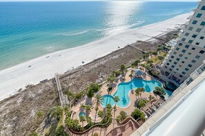 A heated pool - Indigo 1703E | New Rental | Beachfront | Free Beach Service (Pensacola)