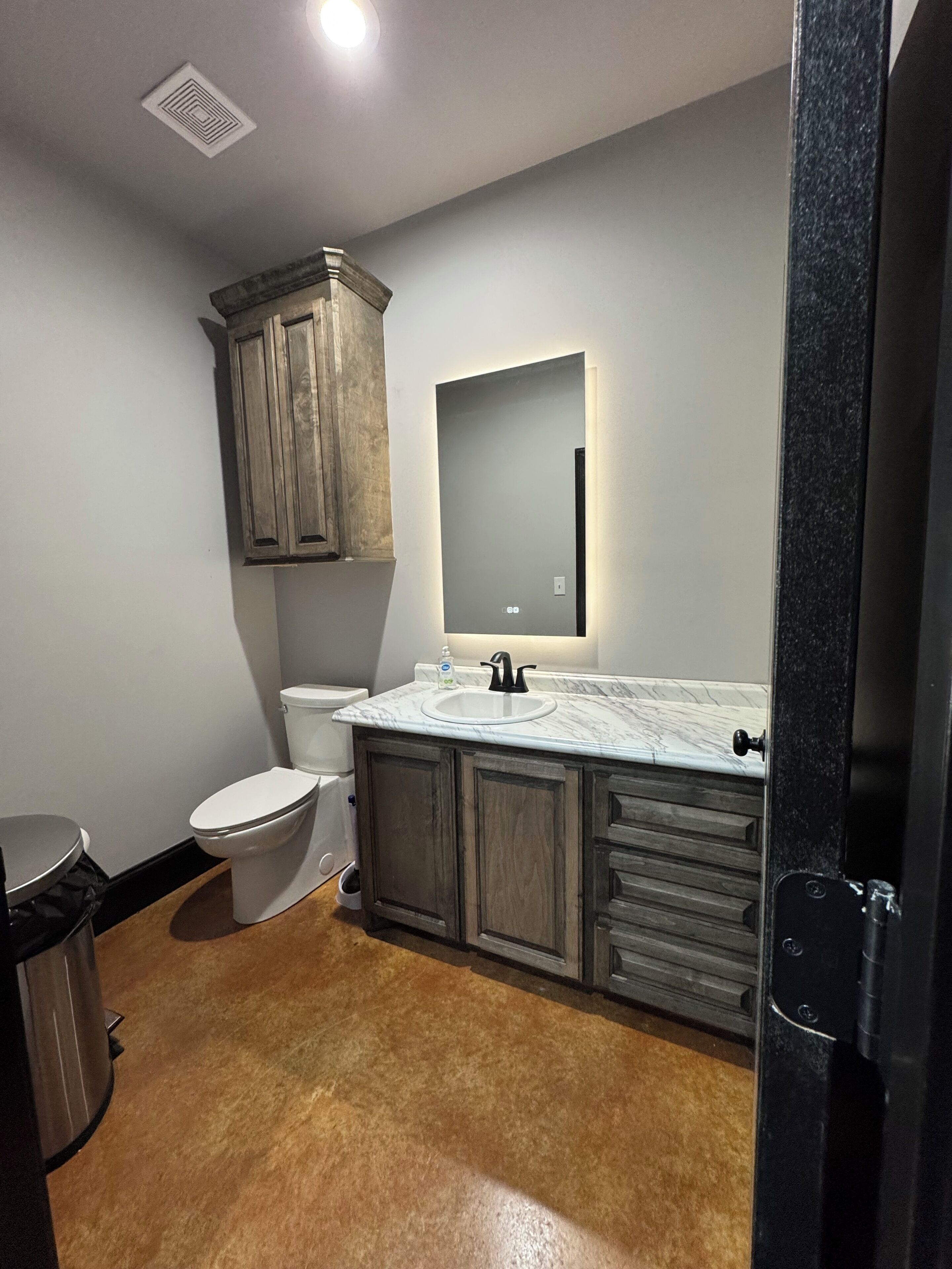 Jetted tub, hair dryer, towels, soap