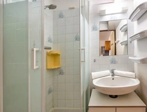 Bathroom - HOLIDAYLAND Residence Les Maisons de la Plage Apartment 247 Air-conditioned (NARBONNE PLAGE)