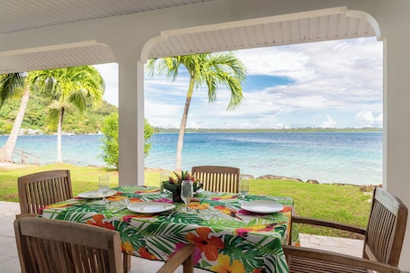 House, Sea View | Outdoor dining. Paradise