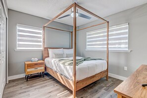 3 chambres, fer et planche à repasser, lit parapluie, Wi-Fi gratuit