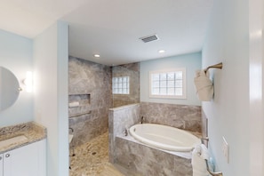 Shower, hair dryer, towels - Cocoa Beach Riverfront Retreat — Screened Porch, Wildlife Views & Short Drive to the Beach! 🌅 (Cocoa Beach)