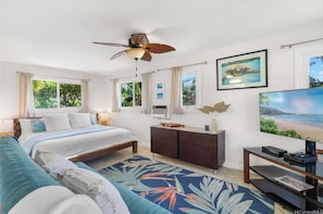 1 bedroom, iron/ironing board, free WiFi, bed sheets - Just steps from world-class surf, golden beaches, and stunning sunsets. (Haleiwa)