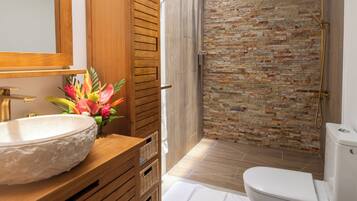 House, Patio, Beach View | Bathroom