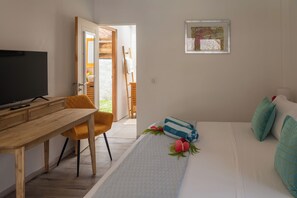 House, Patio, Beach View | Free WiFi - Matira Beach House (Bora Bora)