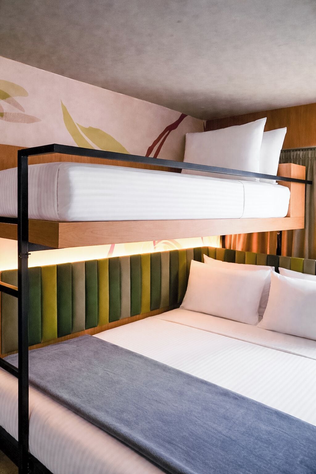 Minibar, in-room safe, free WiFi