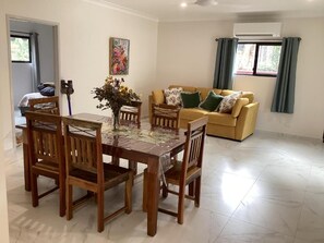 Villa Confort, 2 chambres, balcon, vue sur le jardin | Intérieur