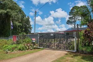 Property grounds - Malanda Falls Retreat (Upper Barron)