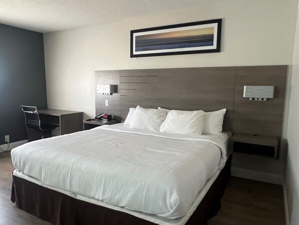 مكتب ومكواة/لوح كي وواي فاي مجانًا وملاءات أسرّة