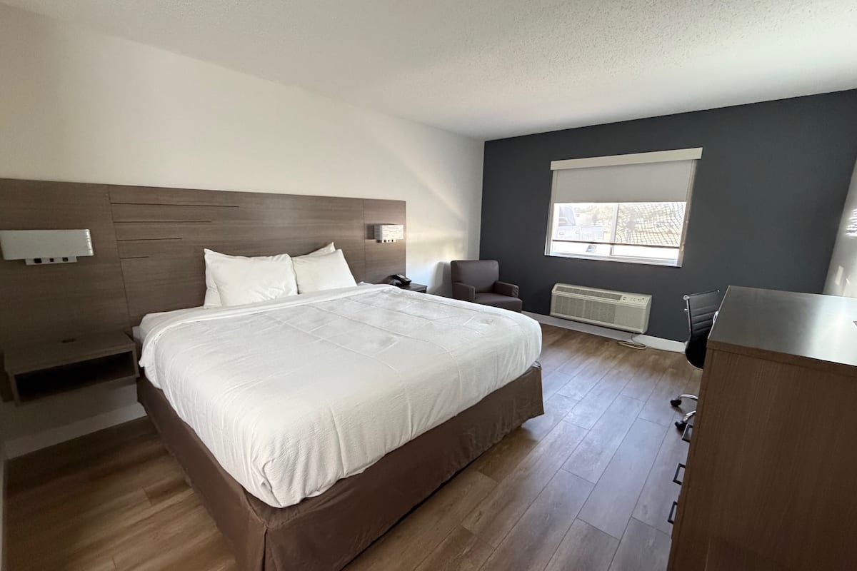 Iron/ironing board, free WiFi