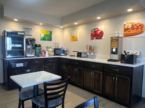 فطور أوروبي مجانًا يوميًا