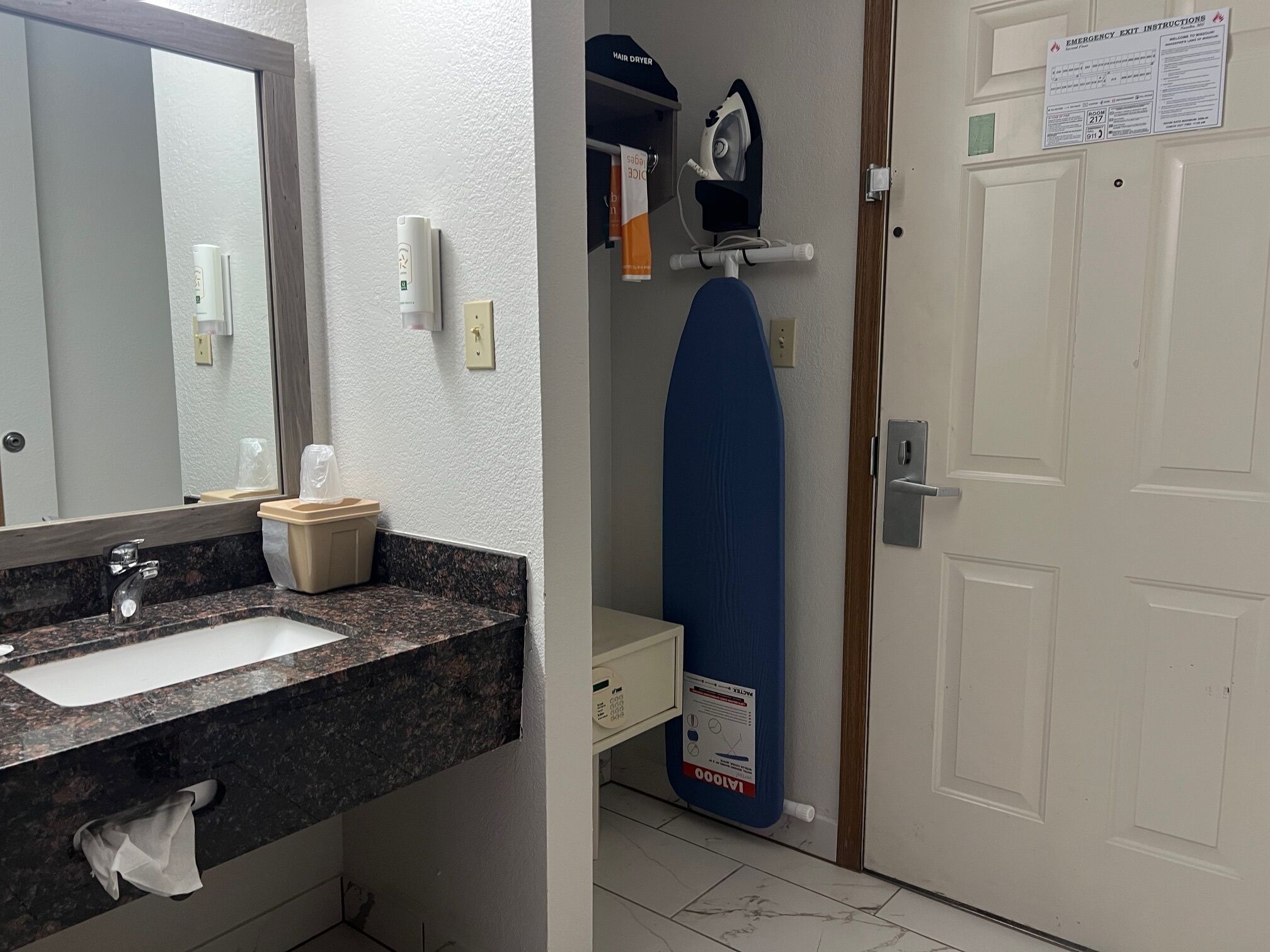 Iron/ironing board, free WiFi