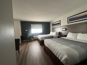 Desk, iron/ironing board, free WiFi, bed sheets - Quality inn Neosho  (Neosho)