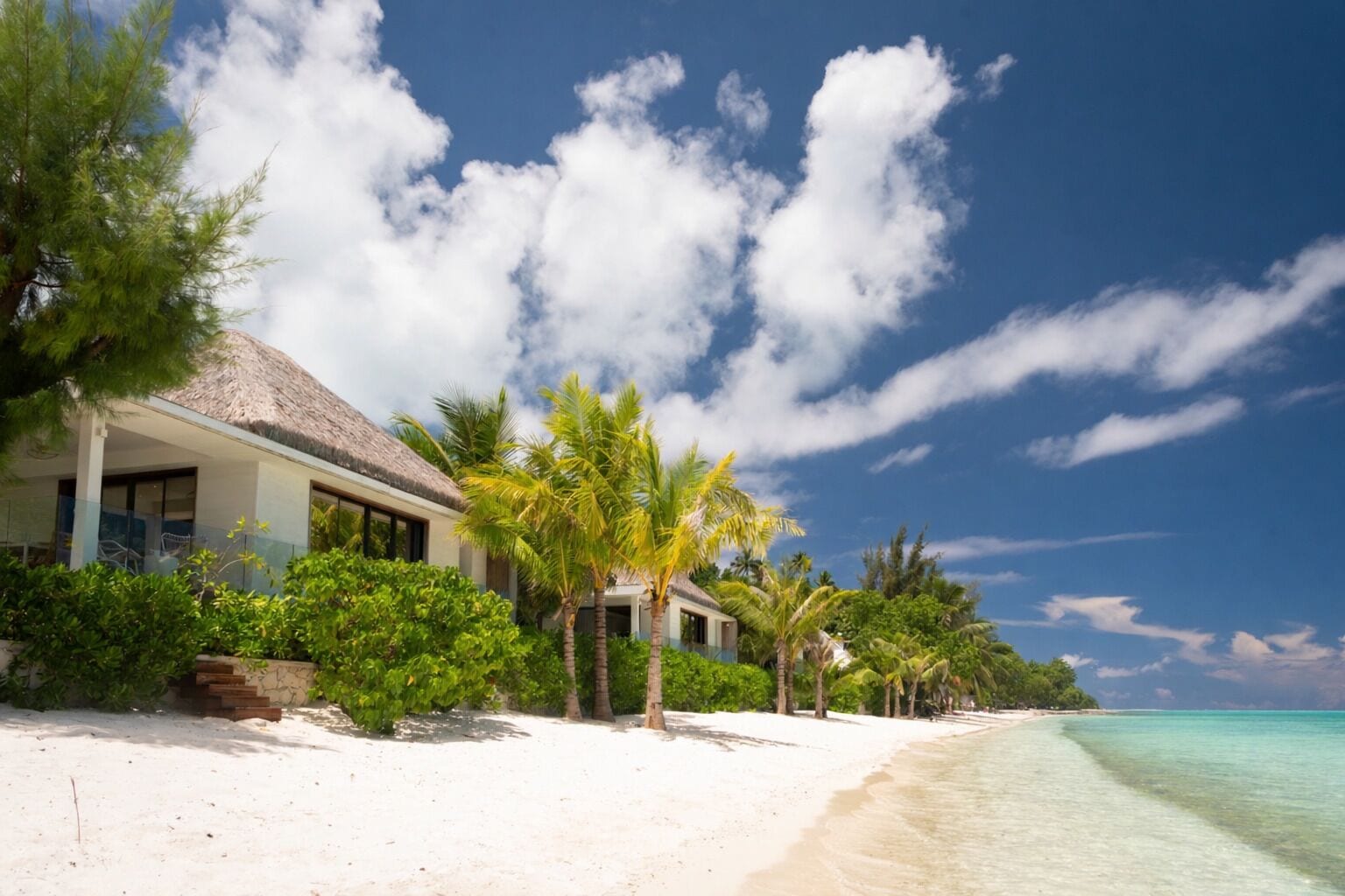 Sur la plage, sable blanc