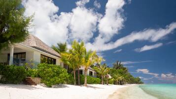 Sur la plage, sable blanc