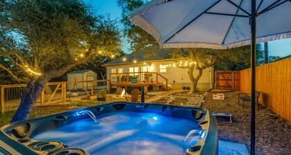 Hot Tub, Firepit, Private yard, Outdoor living, Boat and RV parking!
