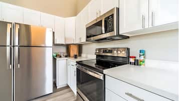 Microwave, coffee/tea maker, cookware/dishes/utensils