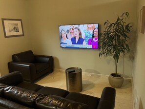 Interior - Amazing studio close to beaches ,golf course and mall (North Miami Beach)