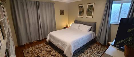 2 soverom, strykejern/-brett, wi-fi (inkludert) og sengetøy