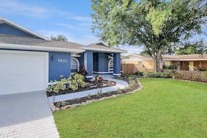 Exterior - Beautiful private pool home near Anna Maria Island - Be Still Beach Retreat (Bradenton)