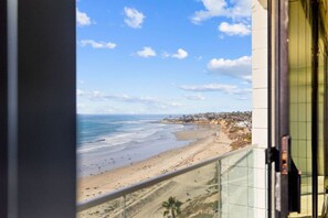 Beach nearby - In The Clouds Beach-Front | Highest View There Is (San Diego)
