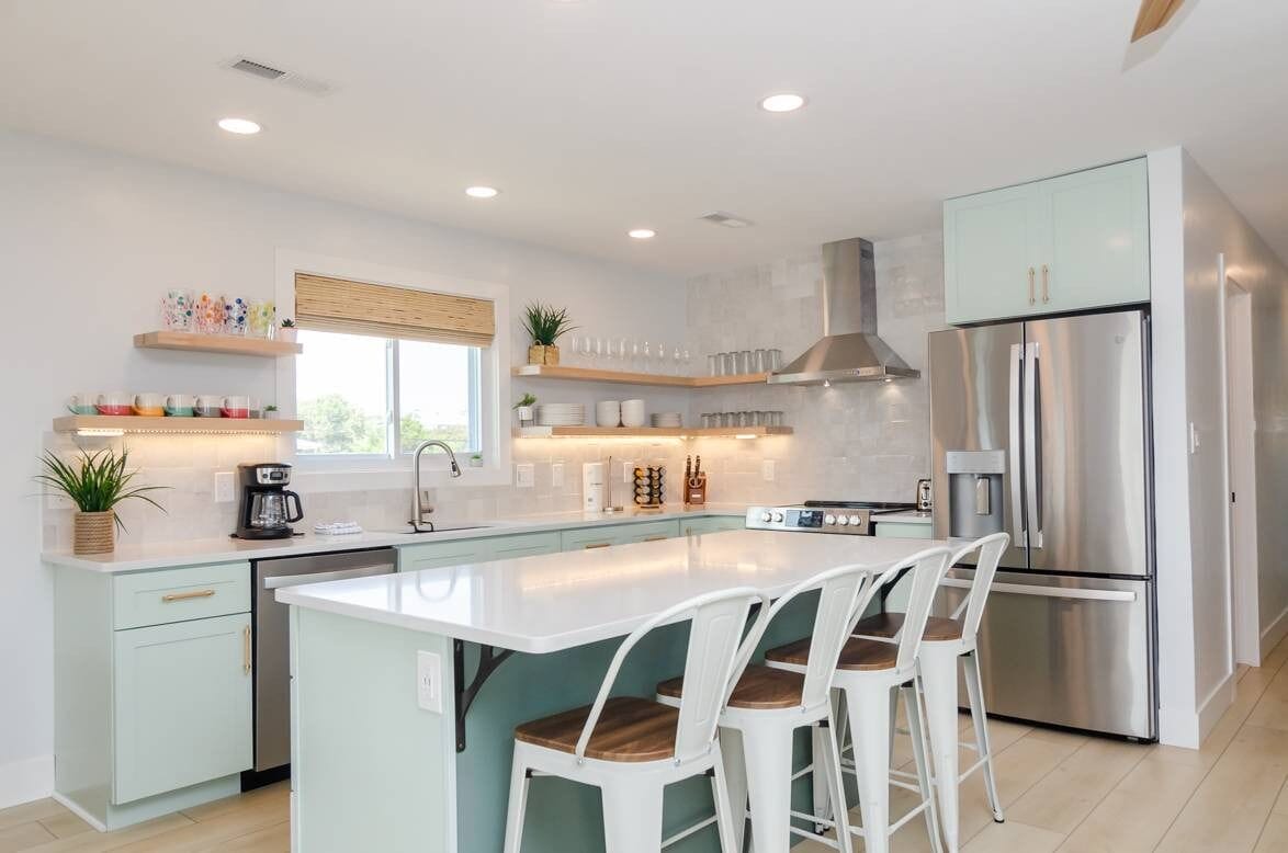 冰箱、微波炉、烤箱、炉灶