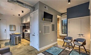 Interior - Sleek Studio Near Dtwn Dining & Entertainment (Cincinnati)
