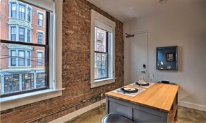 Interior - Sleek Studio Near Dtwn Dining & Entertainment (Cincinnati)