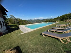 Pool - Panoramic Estate in the Langhe with Pool - Up to 12 Guests, Ideal for Groups (Piemonte)