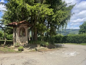 Property grounds - Panoramic Estate in the Langhe with Pool - Up to 12 Guests, Ideal for Groups (Piemonte)