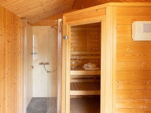Sauna - Beautiful apartment in villa for 4 people with TV and terrace (Karlshagen)