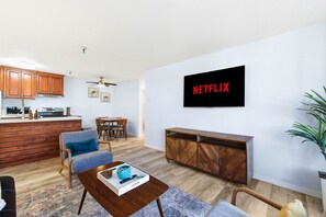 TV - Oceanview Retreat on Mission Blvd (San Diego)