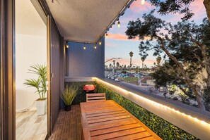 Terrace/patio - Oceanview Retreat on Mission Blvd (San Diego)