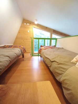 Room - Beautiful cabin in the forest, with river, no neighbors, roofed terrace, parking and wiFi (Puelo)