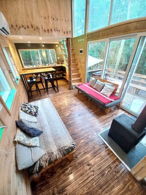 Living area - Beautiful cabin in the forest, with river, no neighbors, roofed terrace, parking and wiFi (Puelo)